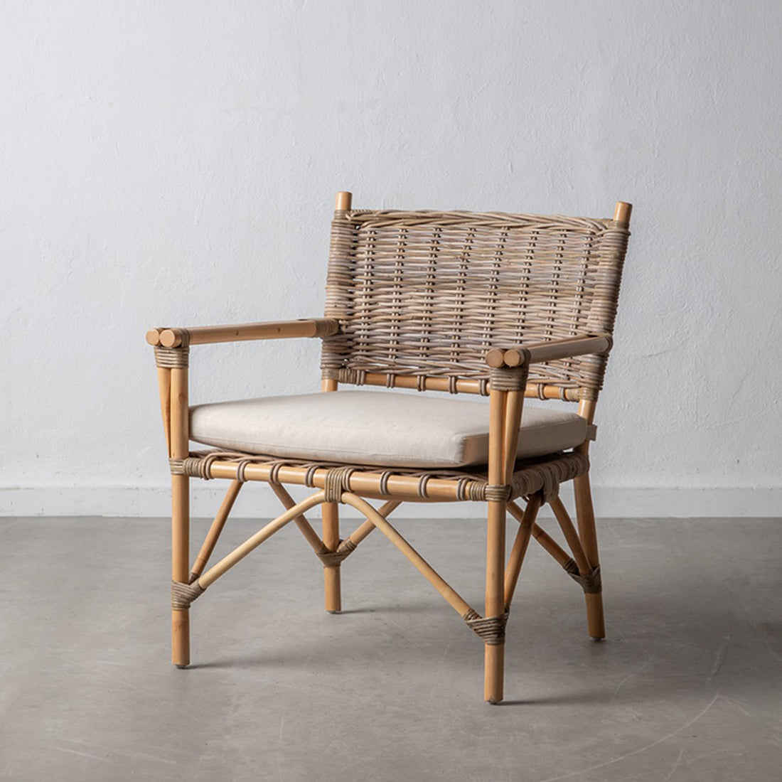 Cadeira Rattan Natural com Almofada