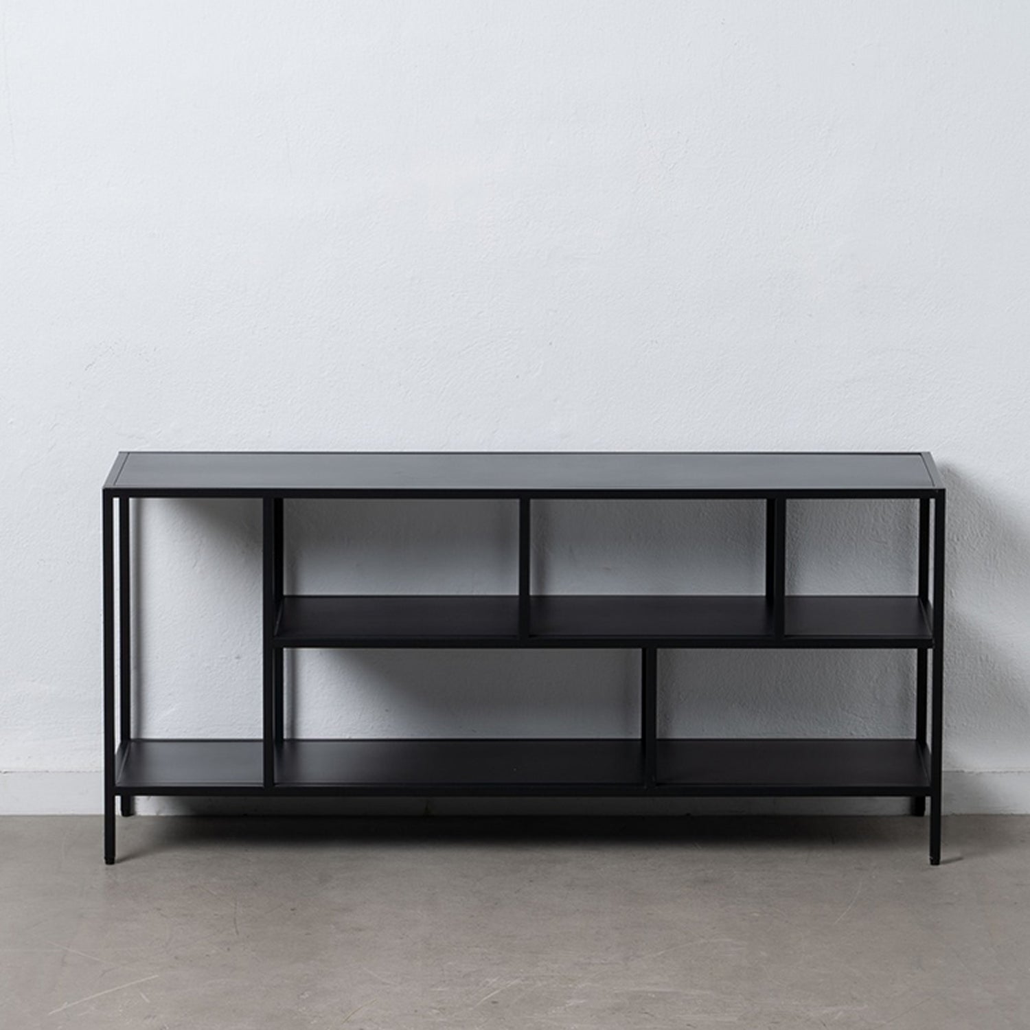 Estante Horizontal em Metal Preto